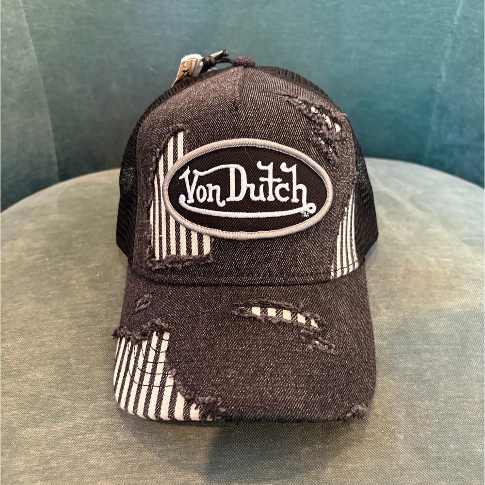 Stand Out! Von Dutch Distressed Black & White Trucker Hat